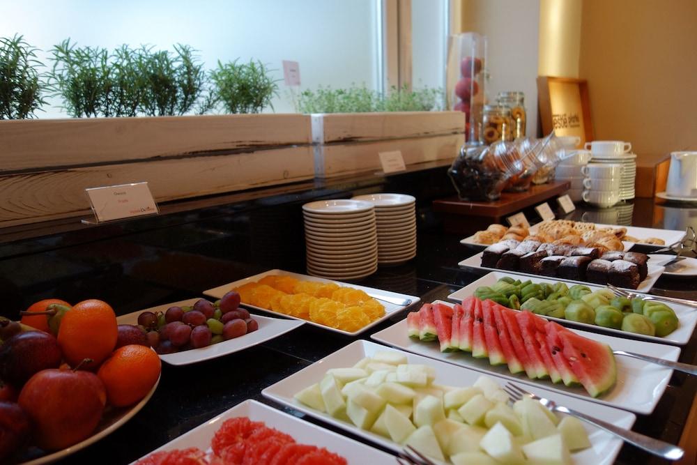 Desilva Katowice Airport Hotel 3*