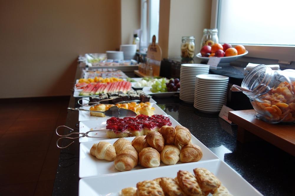 Hotel Desilva Katowice Airport 3*