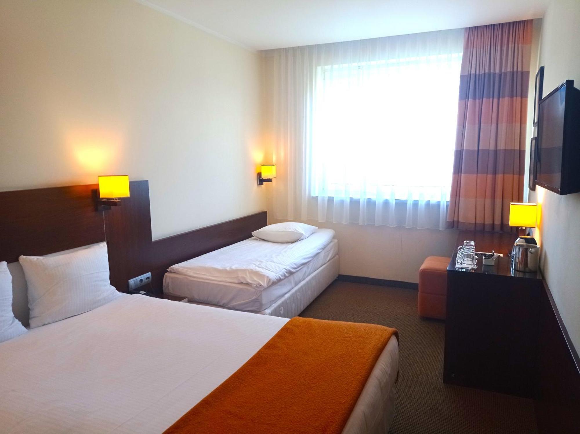 Desilva Katowice Airport Hotel 3*