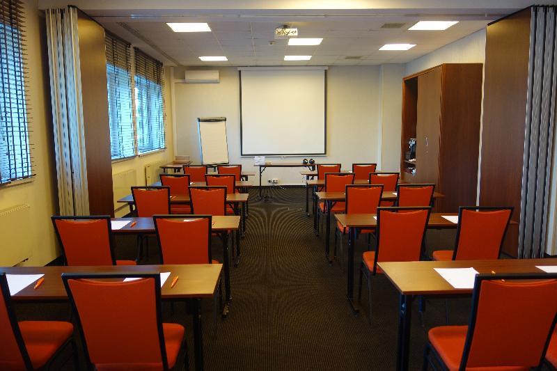 Desilva Katowice Airport Hotel 3*